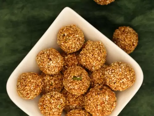 Happy Makar Sankranti 2021: Enjoy the Festival with These Tasty Dishes