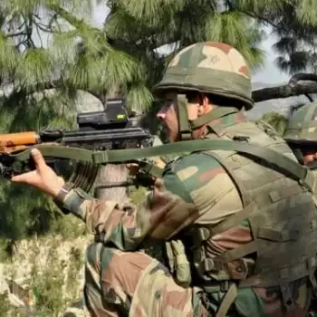 Kashmir: Two terrorists surrender before the Indian army after the intervention of parents