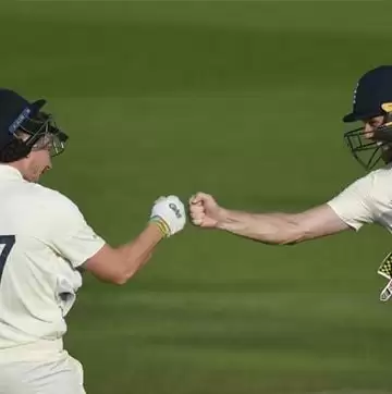 Chris Woakes, Jos Buttler star in thrilling win for England against Pakistan