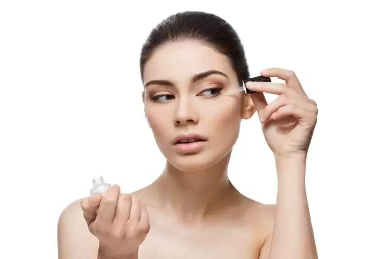 Try Aloe Vera Gel And Vitamin E Homemade Serum For Flawless Skin
