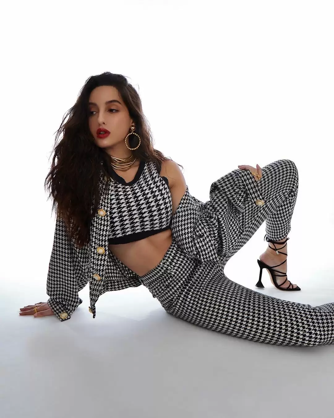 Nora Fatehi Oozes Oomph With Her New Photoshoot, Check Out Her Sexy Pictures