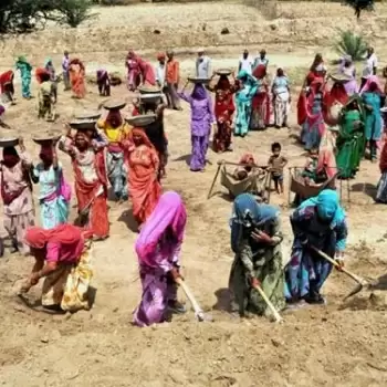 Government is killing the rights of MGNREGA workers: Rahul