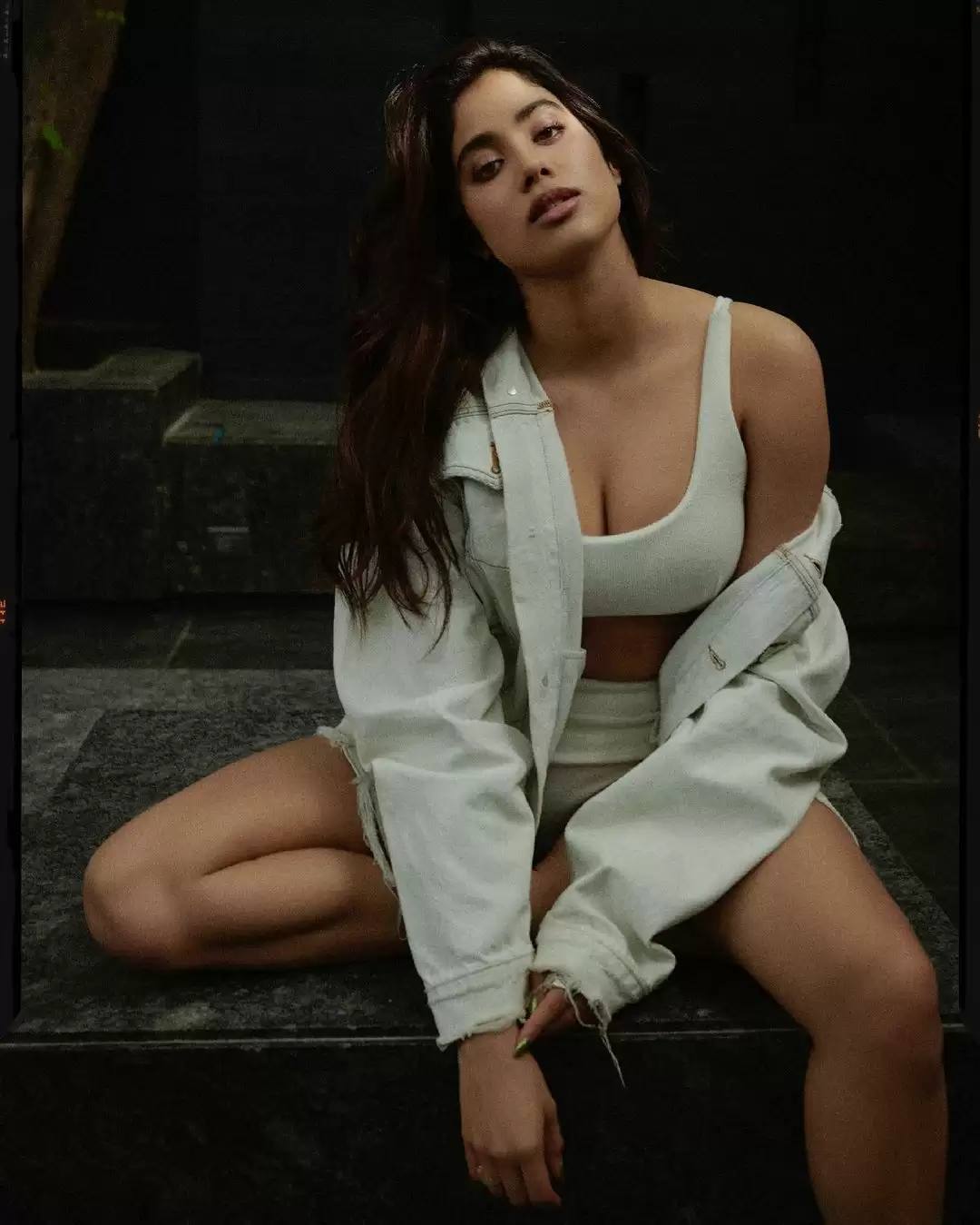 Janhvi Kapoor’s jaw-dropping looks will leave you asking for more!