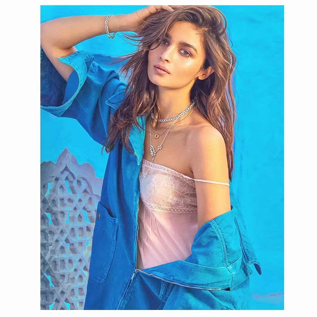 Alia Bhatt stuns the internet in Chic Summer Outfit, See Pictures!!