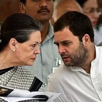 Will put an end to three anti-farmer laws once in power: Sonia-Rahul