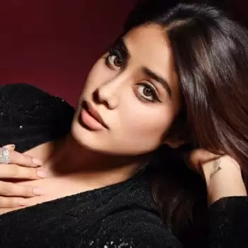 Janhvi Kapoor Raises Temperature In This new photoshoot, See Her Sexy Pictures