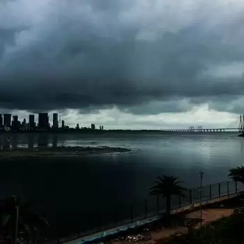 Things you would love to explore of Bandra Bandstand