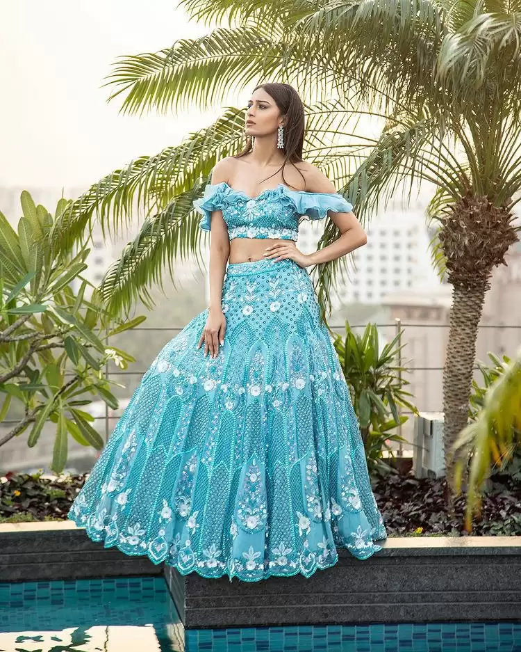 Erica Fernandes Hot Pictures