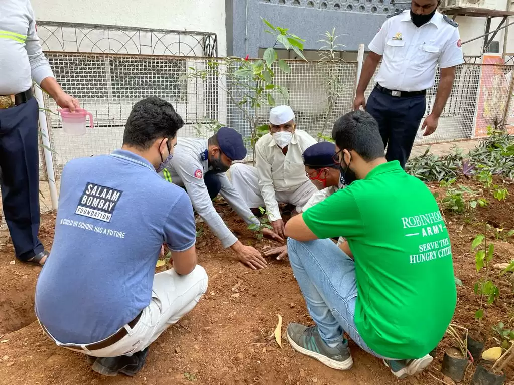Salaam Bombay Foundation has honoured 75 BMC Marshals