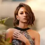Erica Fernandes Is Raising Temperature On Social Media, Take A Look!!
