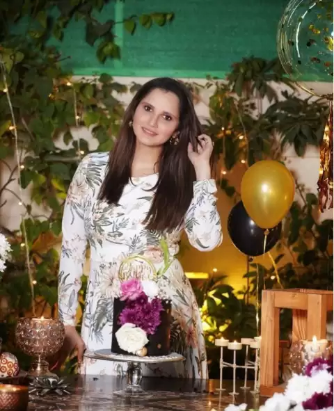 Captivating pictures of tennis star Sania Mirza with her family.