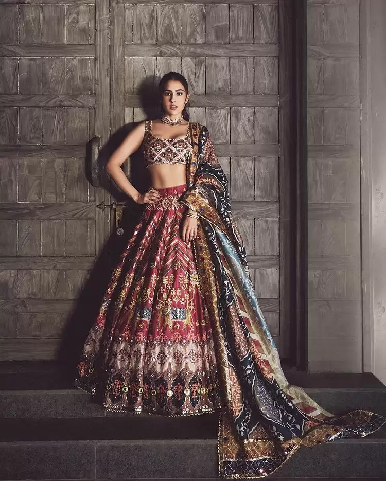 Sara Ali Khan Wows The Internet,  See Her Gorgeous Looks