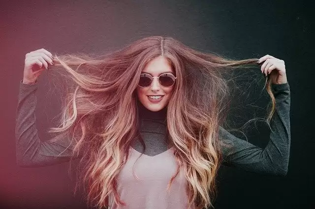 Nourish your hairs with this DIY hair mask