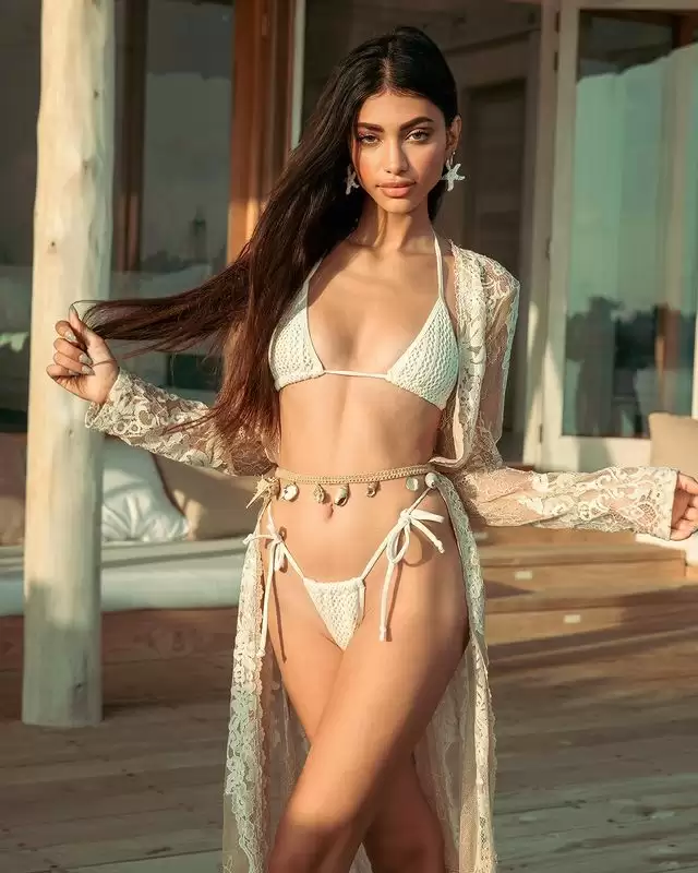 Alanna Panday Is Too Hot To Handle, See Diva Bewitching Pictures