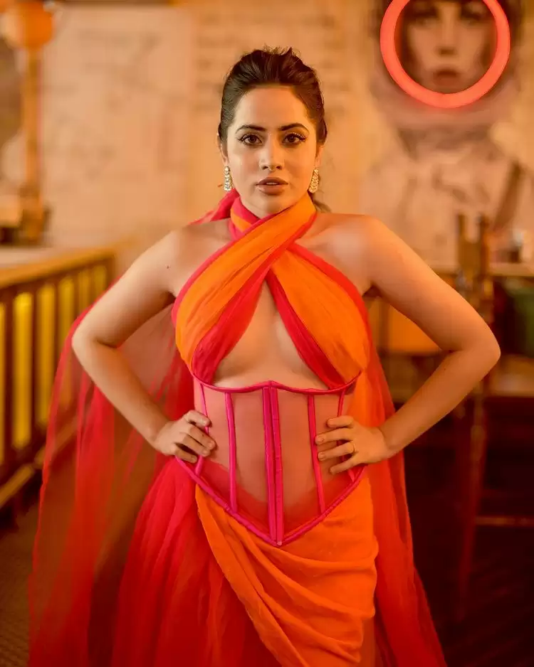 Urfi Javed Makes Heads Turn, Check Out The Diva’s Sexy Pictures