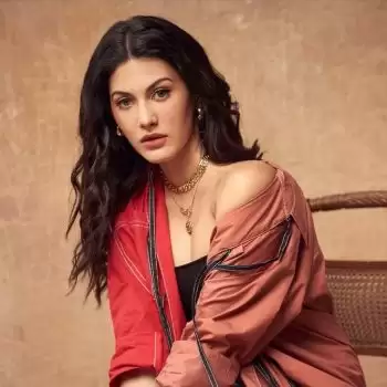 Entrancing pictures of Amyra Dastur you simply can’t give a miss!