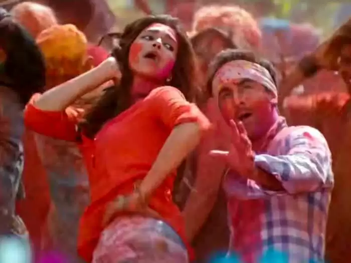 Holi Special 2022: Make a Special Romantic Holi With Your Partner