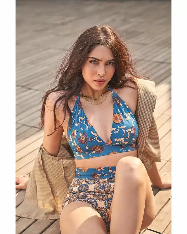Sharvari Raises Temperature, Check Out The Diva’s Sexy Pictures