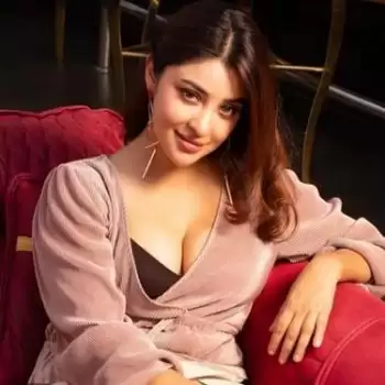 Actress Payal Ghosh has been working with Corona volunteers