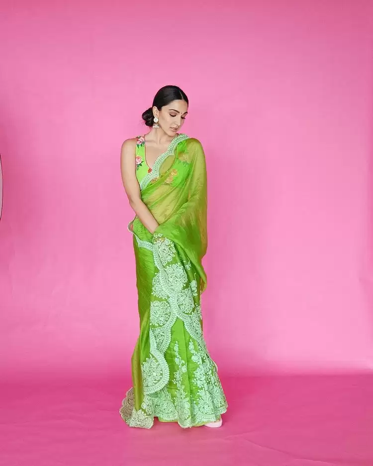 See Kiara Advani’s Hot Saree Looks!!