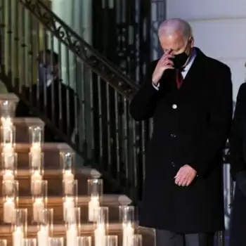 Candles were lit in the White House in honor of those who died of Covid in America