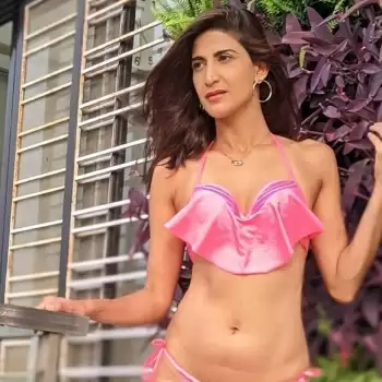 Aahana Kumra teases fans with captivating pictures