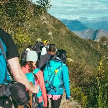 Best benefits of traveling in groups