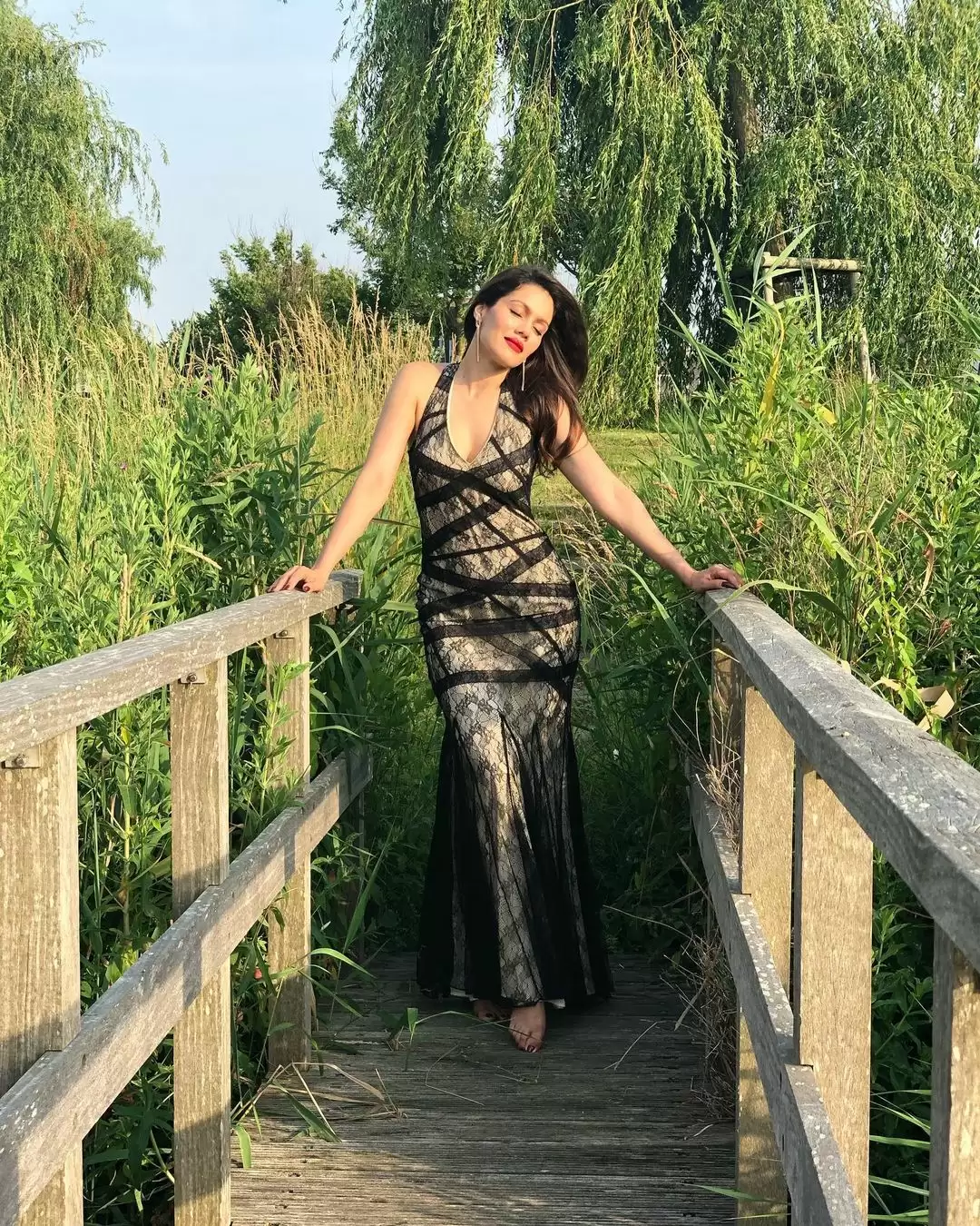 Supermodel & Actress Waluscha De Sousa shares breathtaking pictures, Check it out!