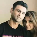 Pakistan gives Shoaib Malik permission to land late in England