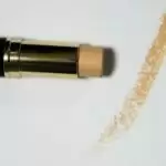 How to apply foundation in winter