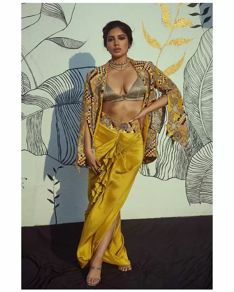 Bhumi Pednekar Raises Temperatures, Check Out Her Sexy Pictures!!