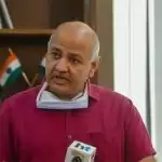Delhi government has no money to pay salary, demands 5000 crores from center
