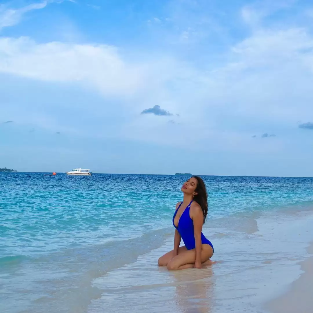 Sophie Choudry is teasing fans with her new captivating photoshoot