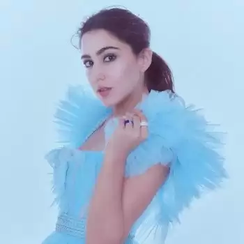 Sara Ali Khan teases fans with her glamorous pictures.