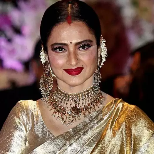 Yesteryear actress Rekha’s bungalow sealed as guard tests coronavirus positive