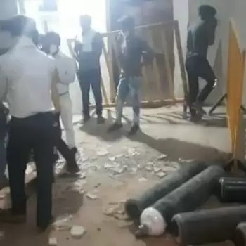Oxygen cylinders looted at Damoh in Madhya Pradesh