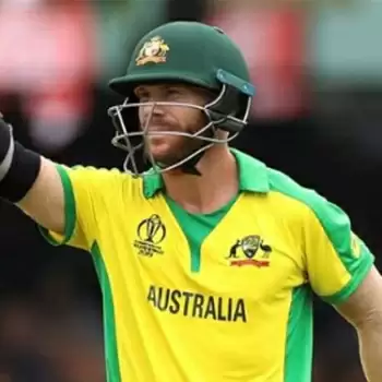 Warner apologises to Mohammad Siraj