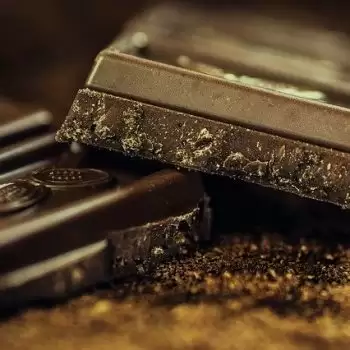 Try this delicious, healthy energy bar recipe inside!