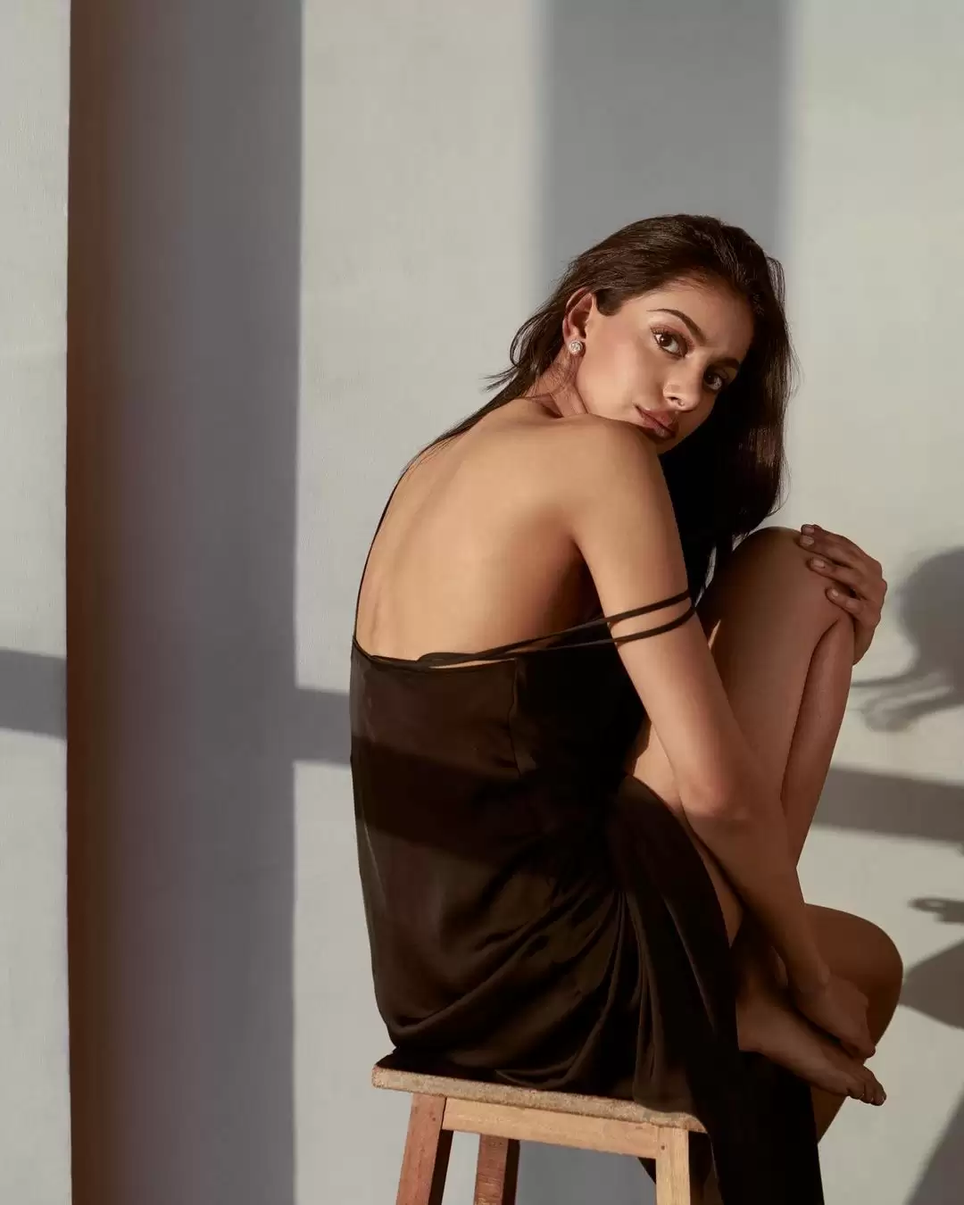 Glamorous pictures of Banita Sandhu are sweeping the internet