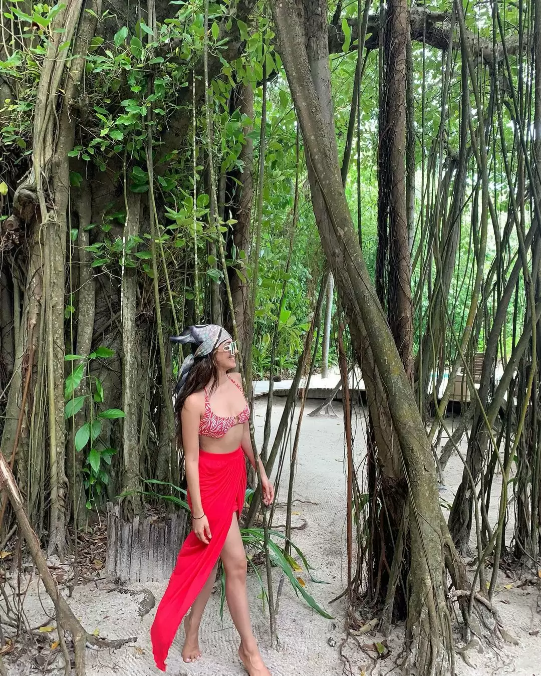 Kiara Advani is making heads turn with her glamorous photoshoots