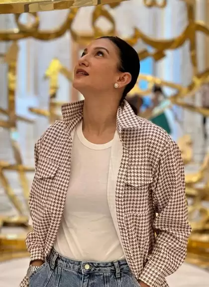 Know About Gorgeous Lady- Gauahar Khan