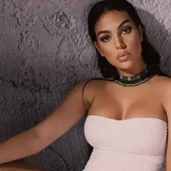 Cristiano Ronaldo’s girlfriend Georgina Rodriguez sets hearts racing with her new ravishing pictures