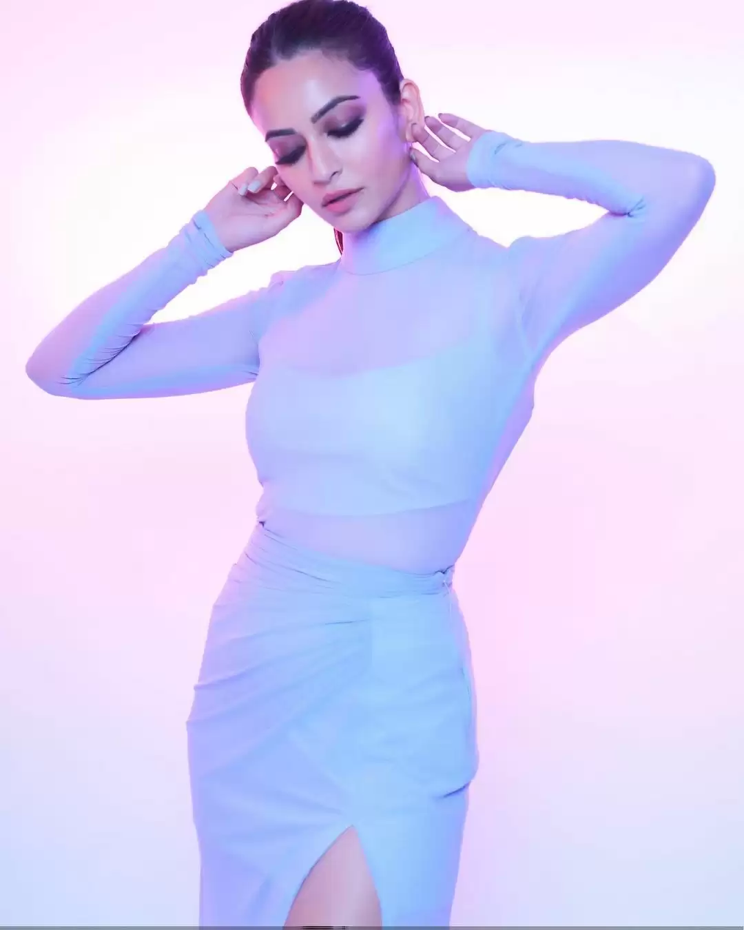 Kriti Kharbanda Looks Sexy, Take A Look At Diva’s Hottest Pictures