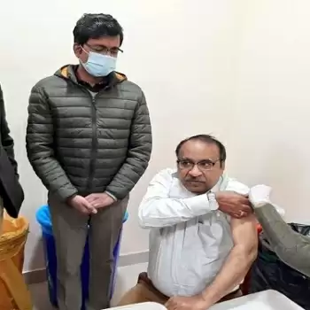 Corona vaccination campaign started in Meerut with enthusiasm
