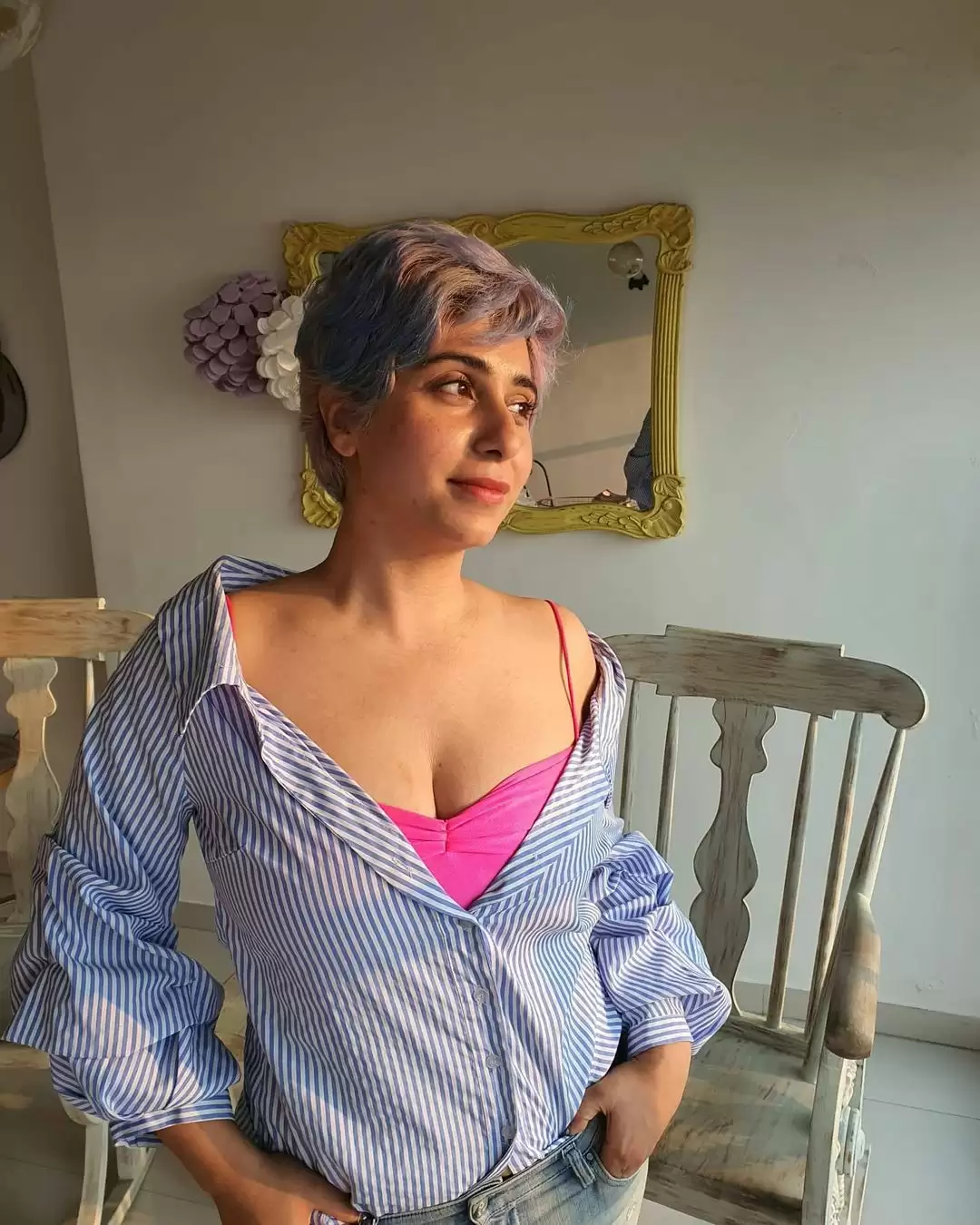 Singing sensation Neha Bhasin’s transformation pictures turn up the heat.