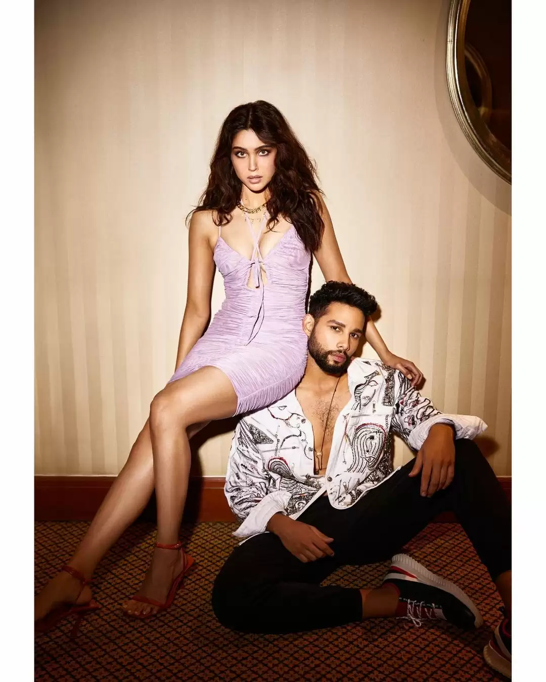 Sharvari Looks Sexy, See Her Sexy Pictures With Siddhant Chaturvedi
