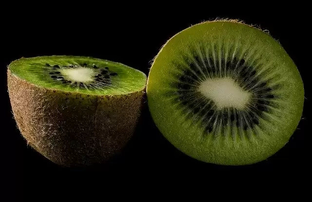 7 Winter Fruits that you should eat in Winter for your good health.