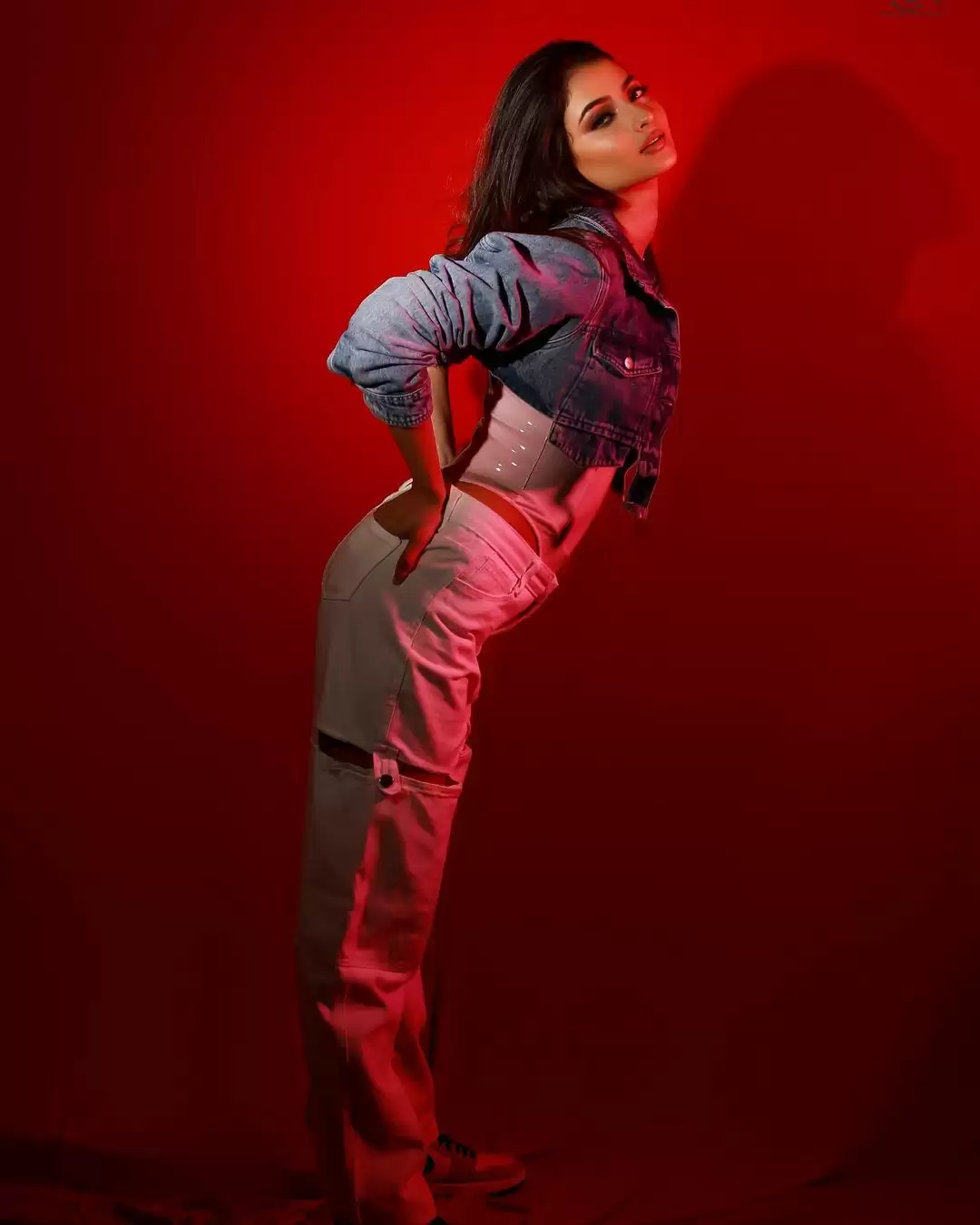 Palak Tiwari Displays Sultry Side In These Photos, See Her Smoking Hot Pictures