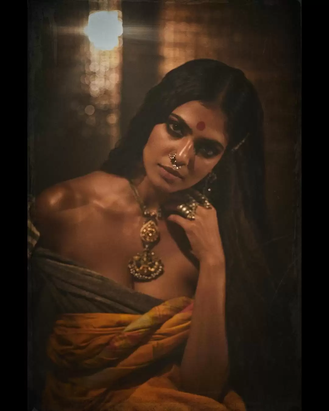 Malavika Mohanan Looks Effortlessly Sexy In These Pictures, Check Out!!