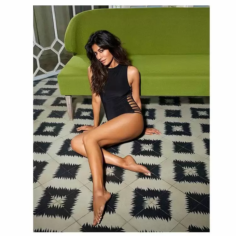 Chitrangada Singh Sets Internet On Fire With, See Pictures!!